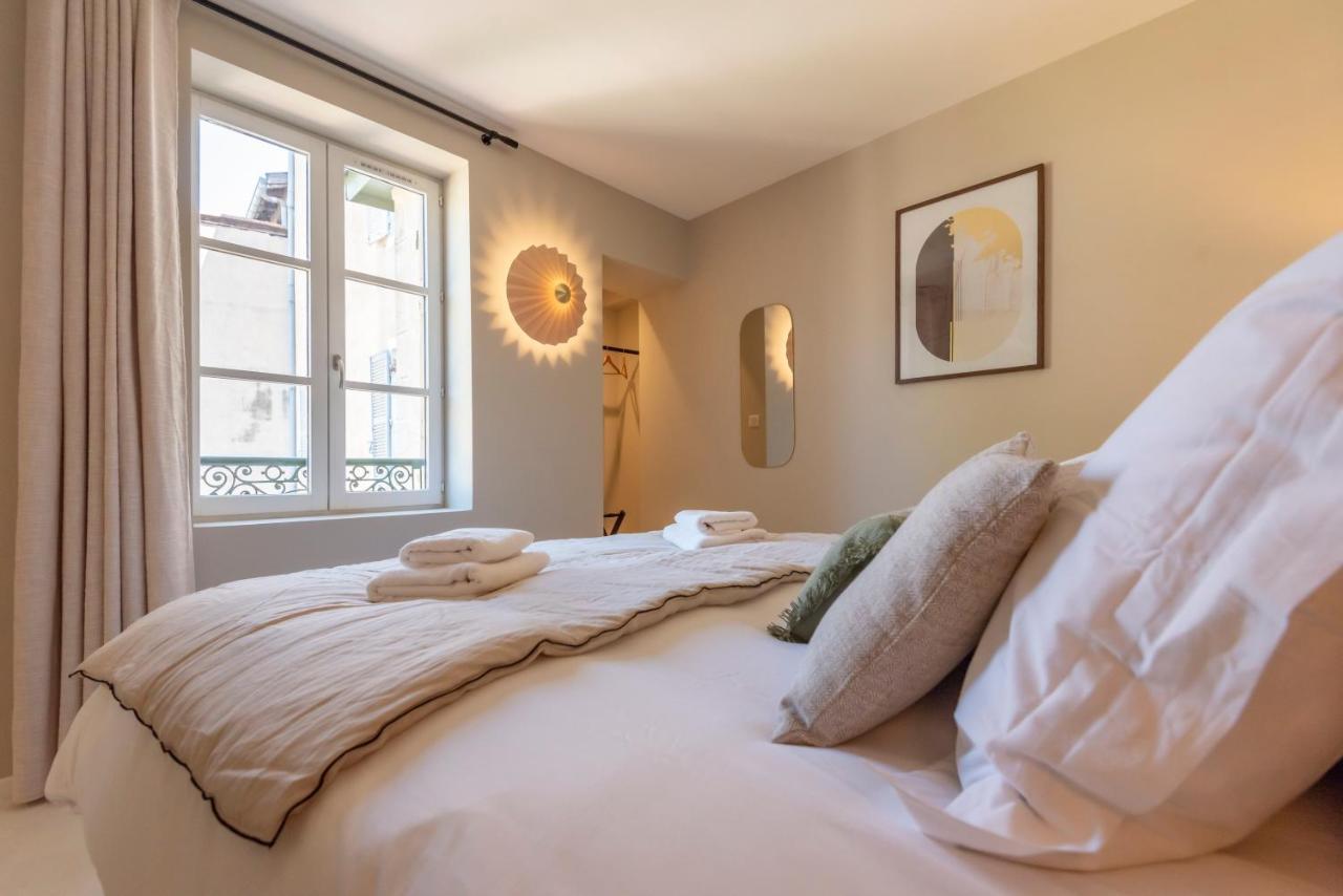 Le Cosy Chic . Proche Gare . Centre-Ville Macon . Neuf . Climatisation . Design . Wifi . Экстерьер фото